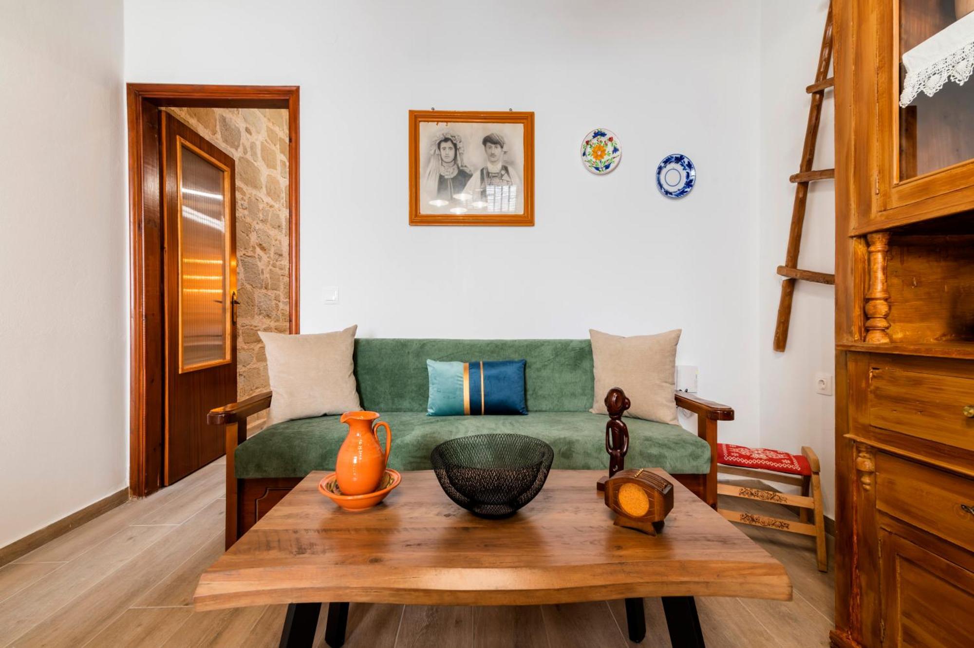 Apartment Manolis And Anna's House